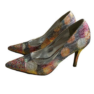 Torta Caliente Colorful Shimmering Silver Metallic Heels Size 7